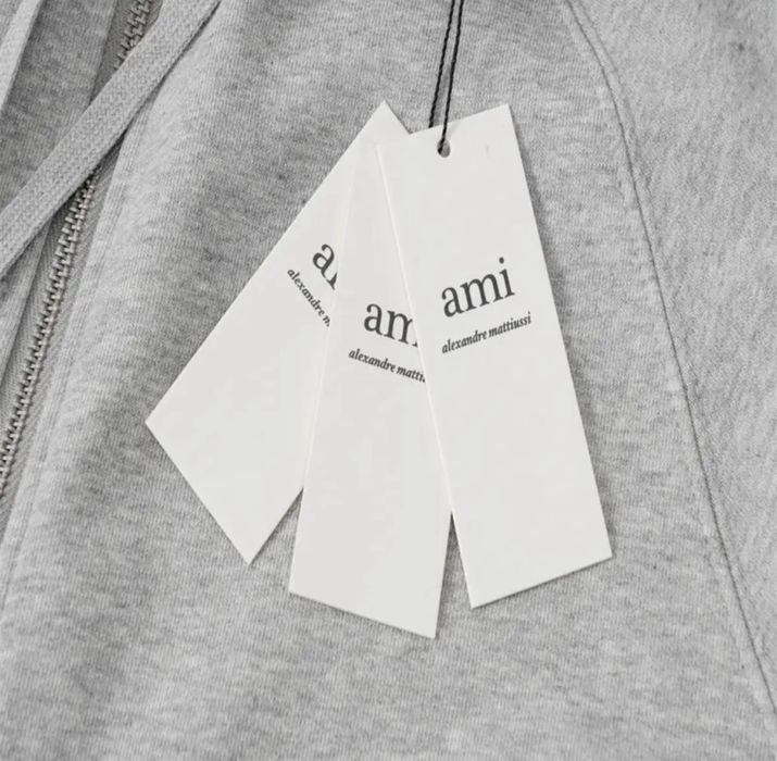 Костюм в стилі AMI