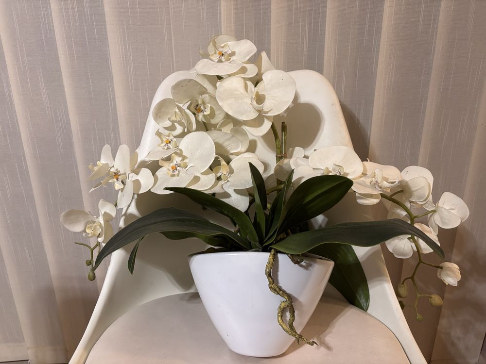 Kwiat,ozdoba,Sztuczna orchidea w doniczce