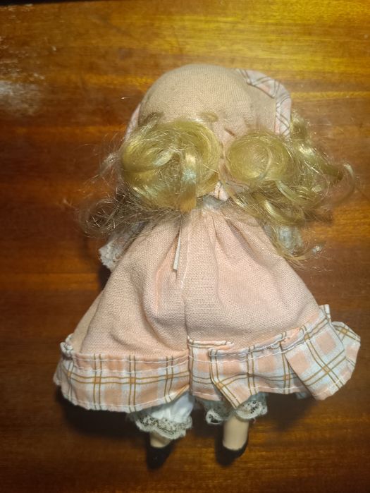 3 bonecas de porcelana