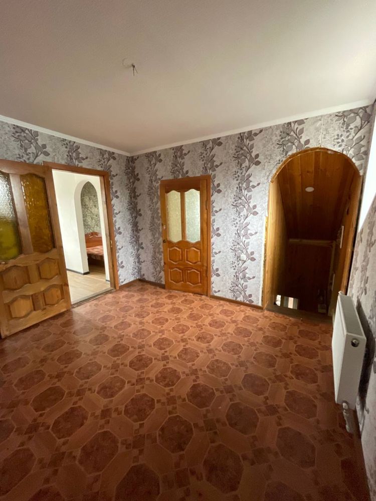 Продам частину будинку в центрі міста. Вул. Замкова