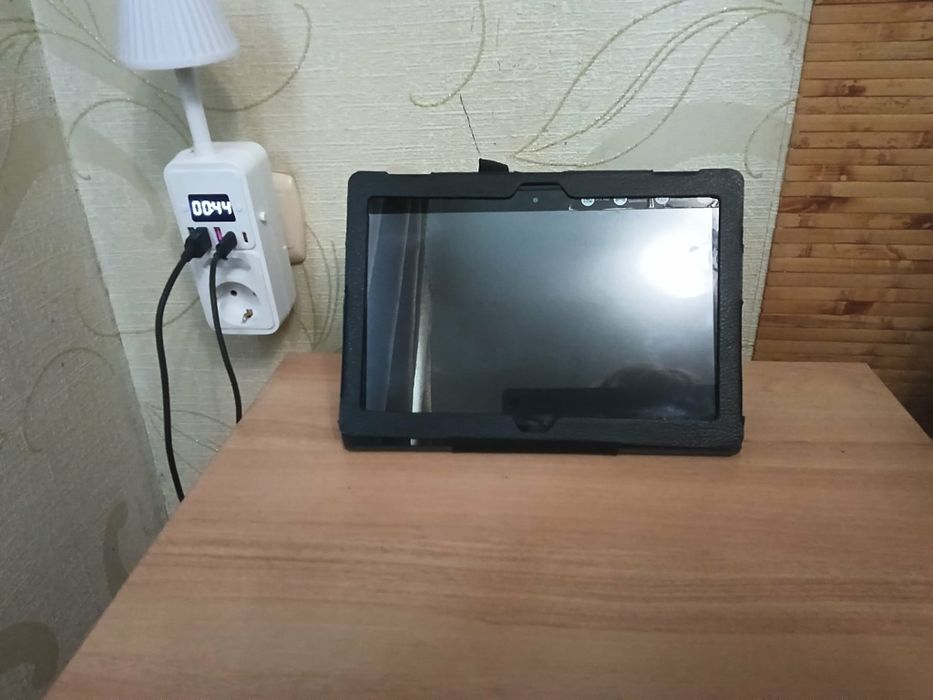 Планшет Lenovo TAB 4  2/16Gb