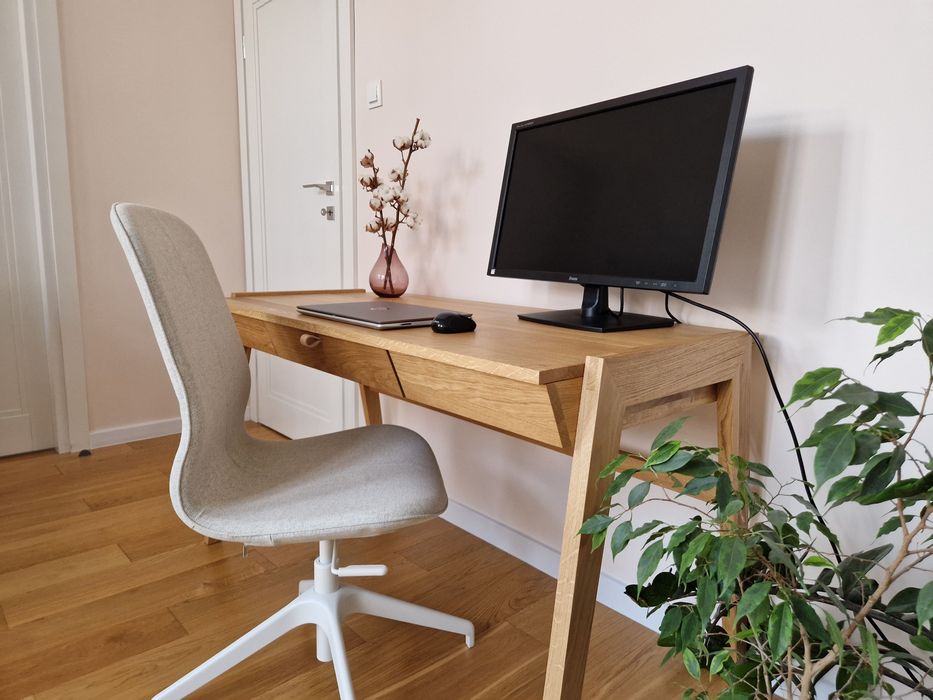 Dębowe biurko drewniane z szufladą do pracy z laptopem toaletka