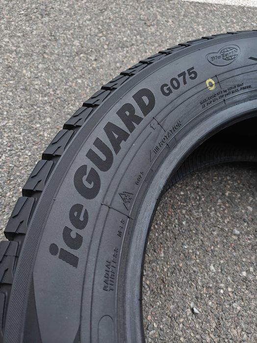 R18 235 60 шини зимові Yokohama Ice Guard G075 як нові Японія