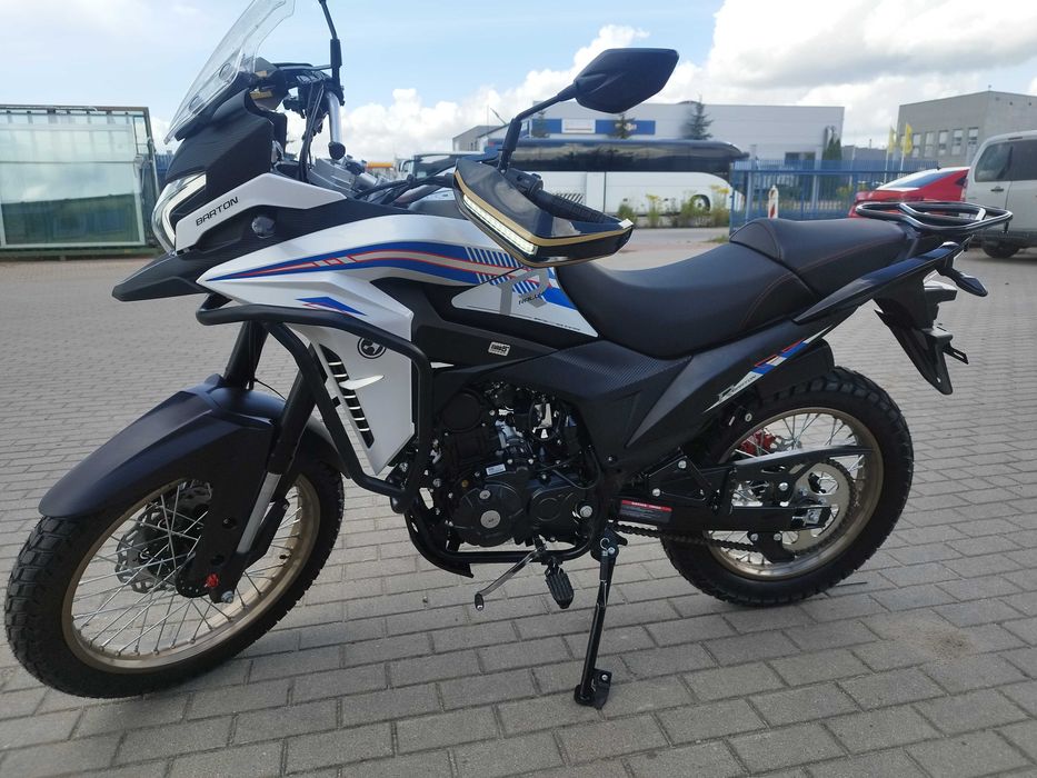 Motocykl enduro 125 chłodzony cieczą Barton Rally 125