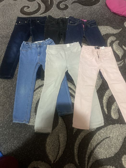 Пакет речей на дівчинку