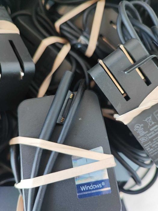 Оригінальний блок живлення Microsoft Surface 1735 15V 1.6A 24W