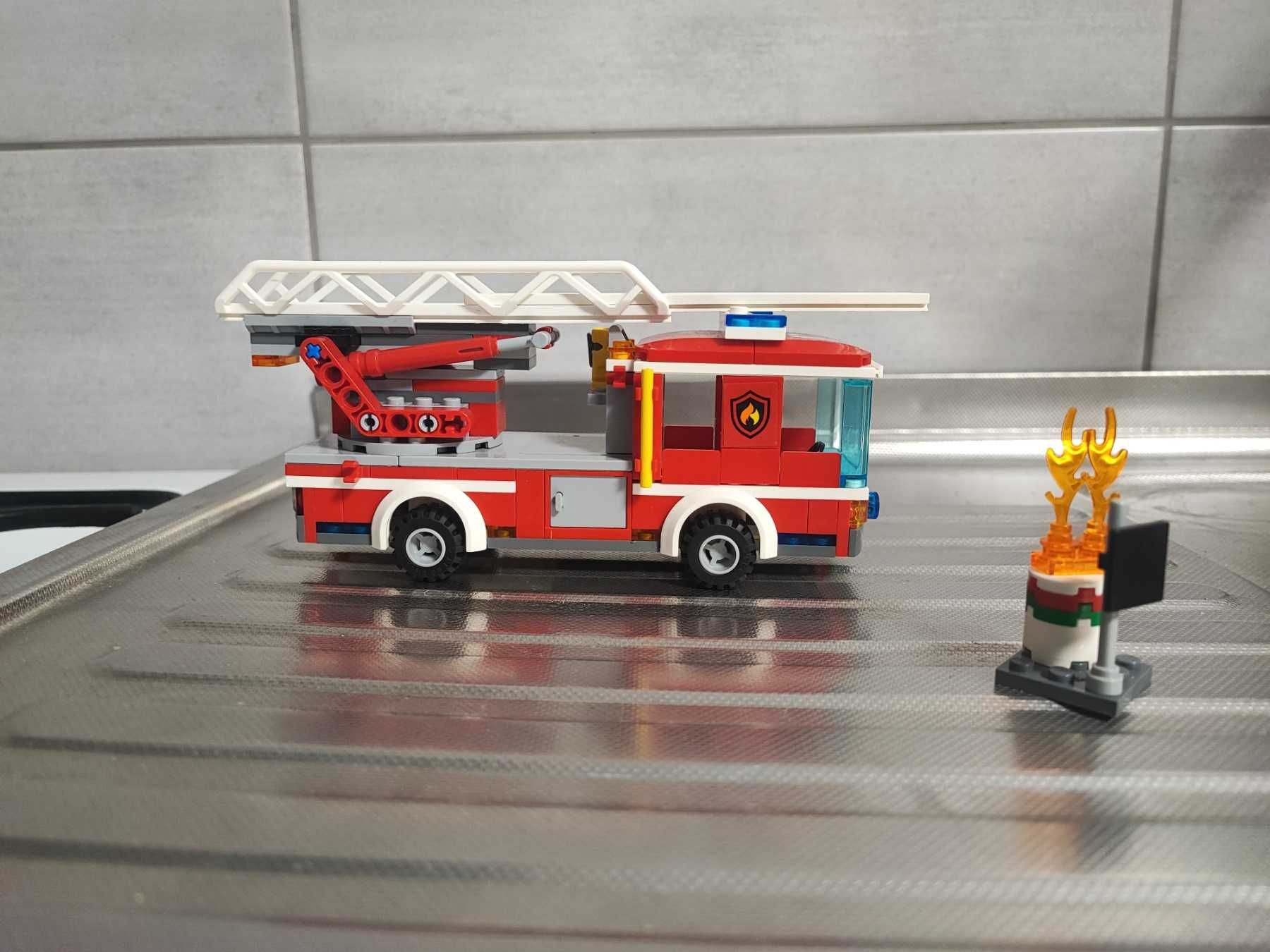 Продам LEGO® City 60107, Fire Ladder Truck (2016)