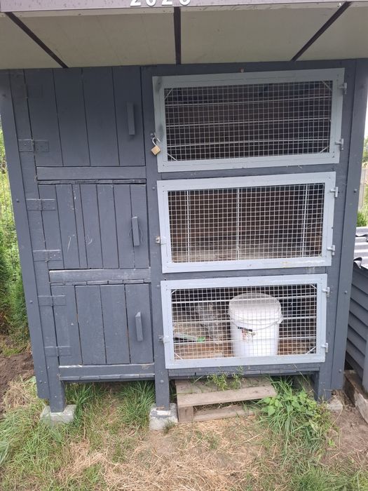 Duża ocieplana klatka dla królików