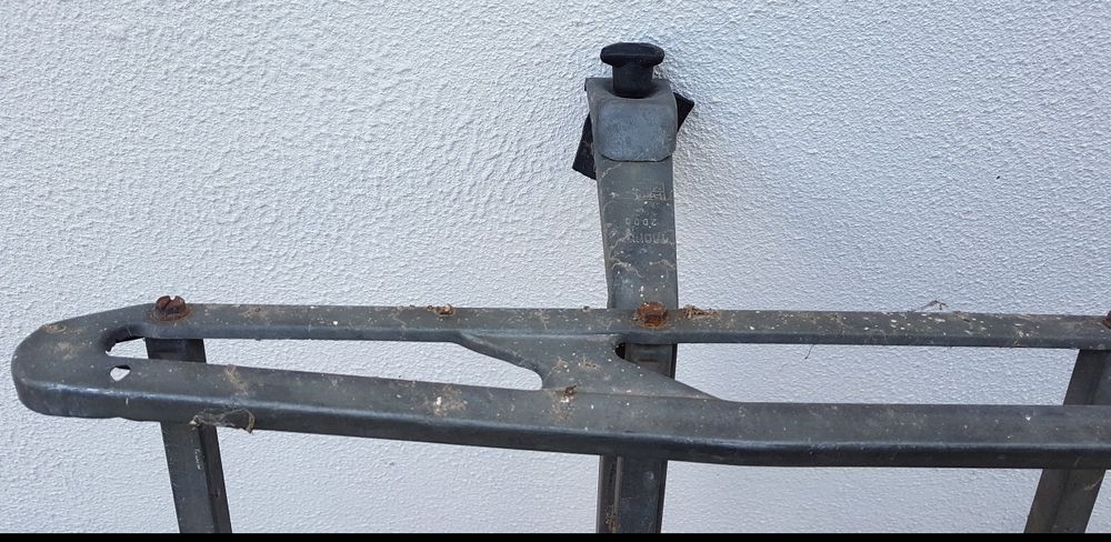 Grade de tejadilho para transporte de bagagem