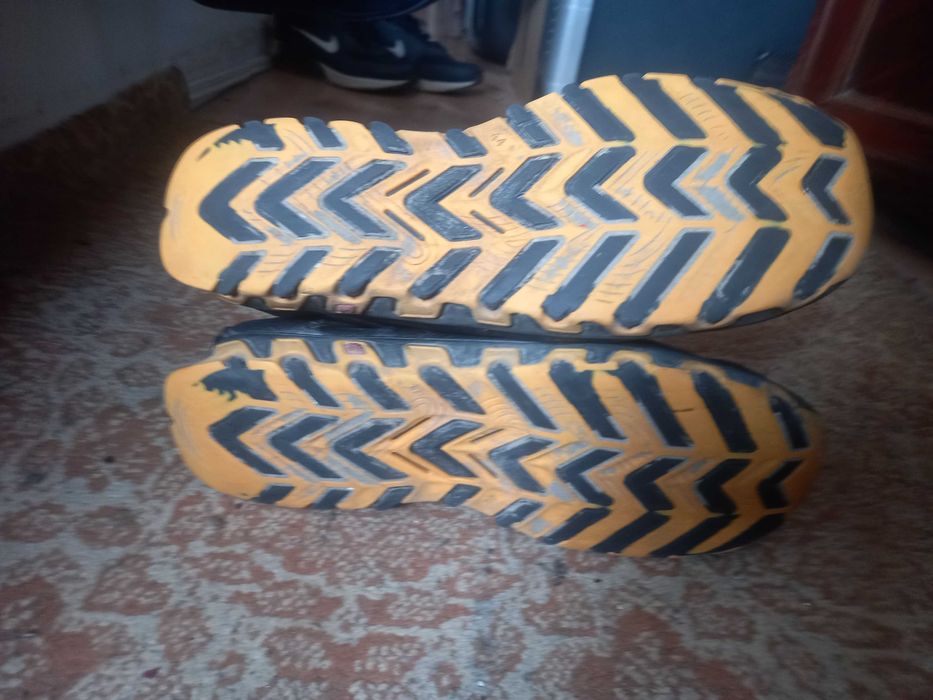 Ботінки з натуральної шкіри  Colombia демісезонно-зимові розмір 44