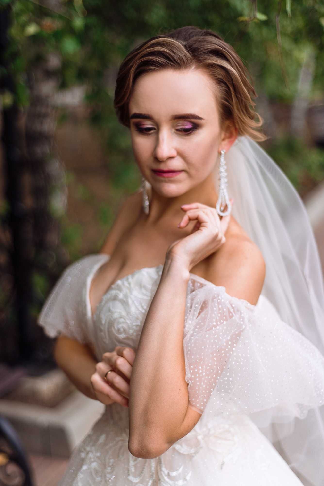 Весільна сукня  розмір С (42)
