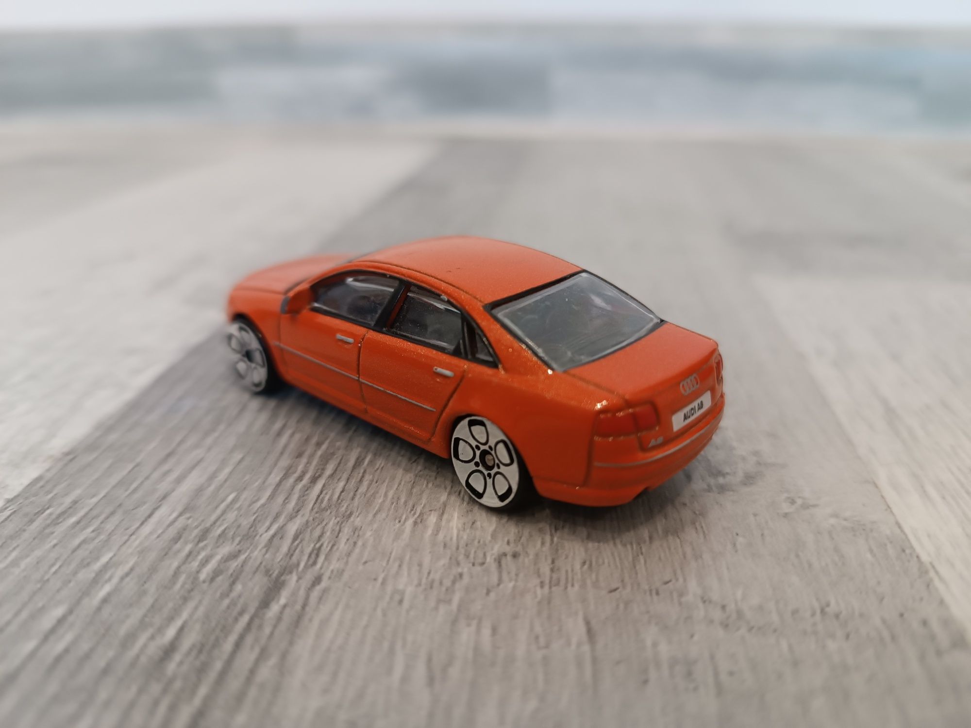 Audi a8 realtoy pomarańczowy