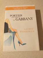 Portier nosi garnitur od Gabbany Lauren Weisberge