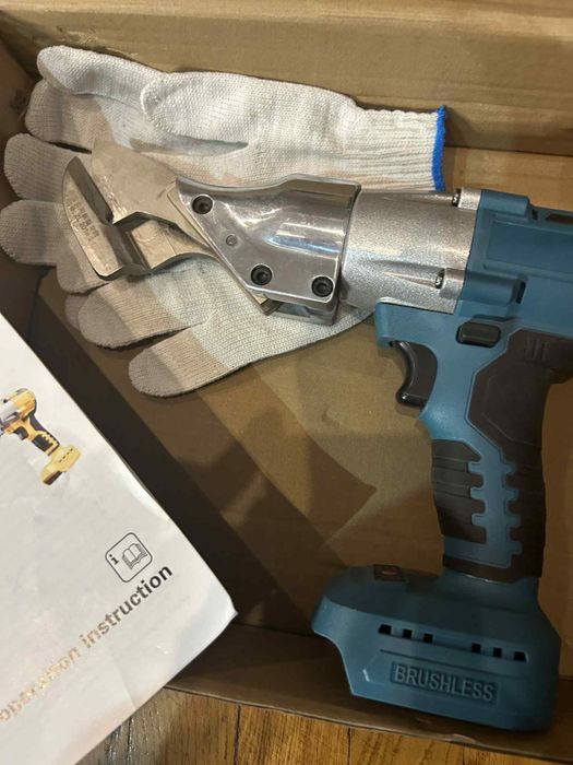 Nożyce do cięcia blachy akumulatorowe