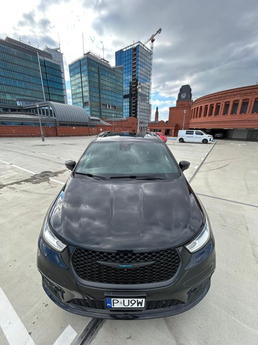Chrysler Pacifica  Limited S