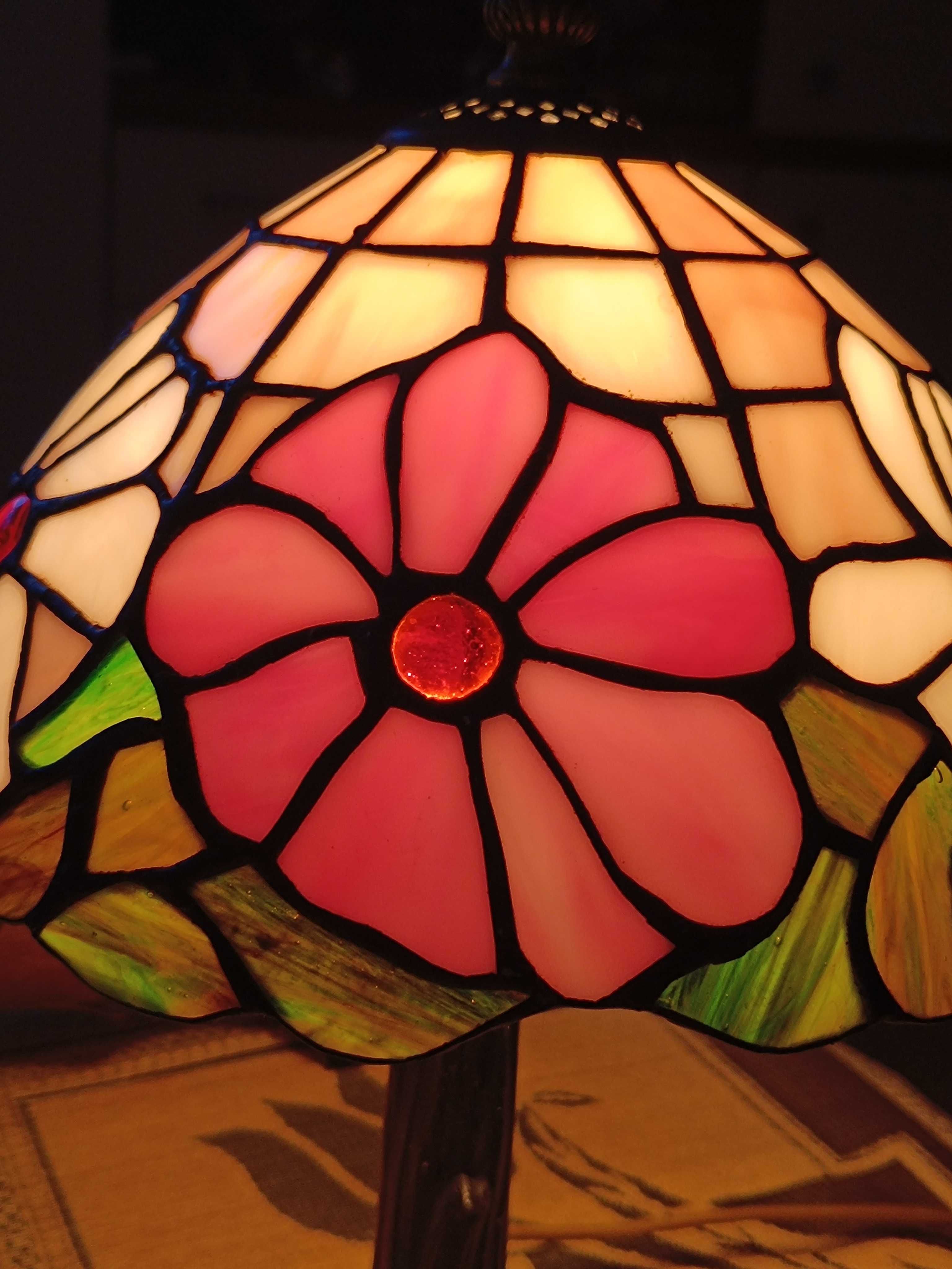 Lampa ,,Tiffany " witrażowa - Kwiaty