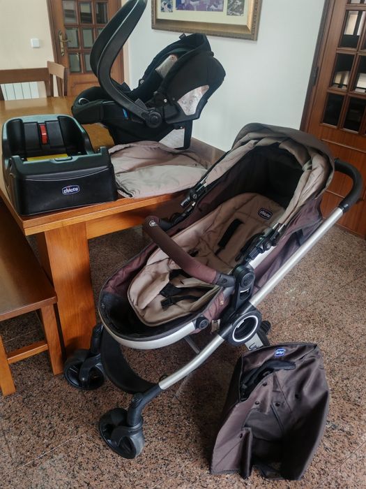 Carinho de bebé  trio da Chicco alcofa e ovo