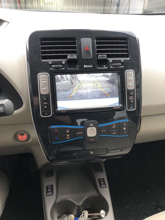 Продам Nissan Leaf 2013