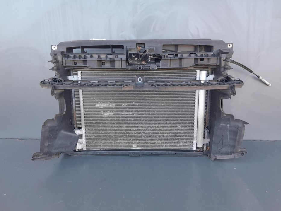 Установочна панель (телевізор) VW Golf Sportsvan 2014-2022p