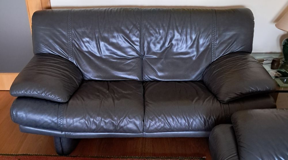Sofás em pele Divani e Divani + Pouf.
