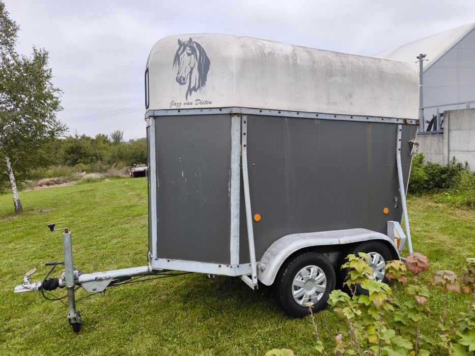 Przyczepa do transportu koni Wesco DMC 1300 kg kat B