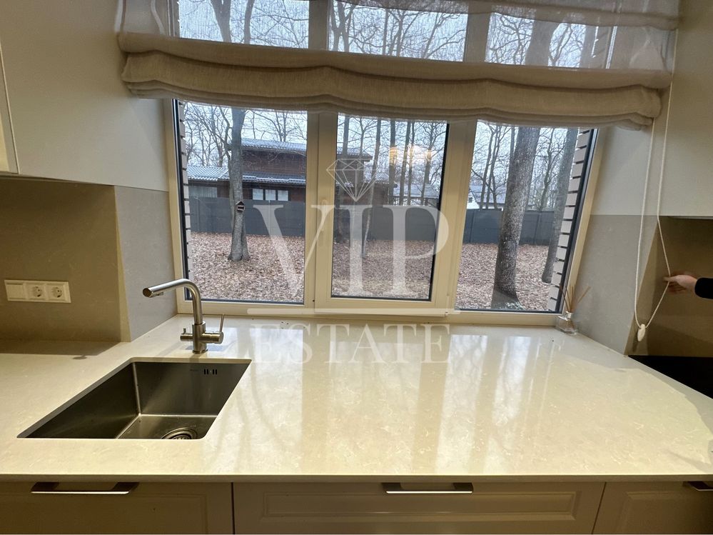 Срочно!Продам дом 225 м.кв.,12 соток,новый ремонт.КП Лесное,Лесопарк