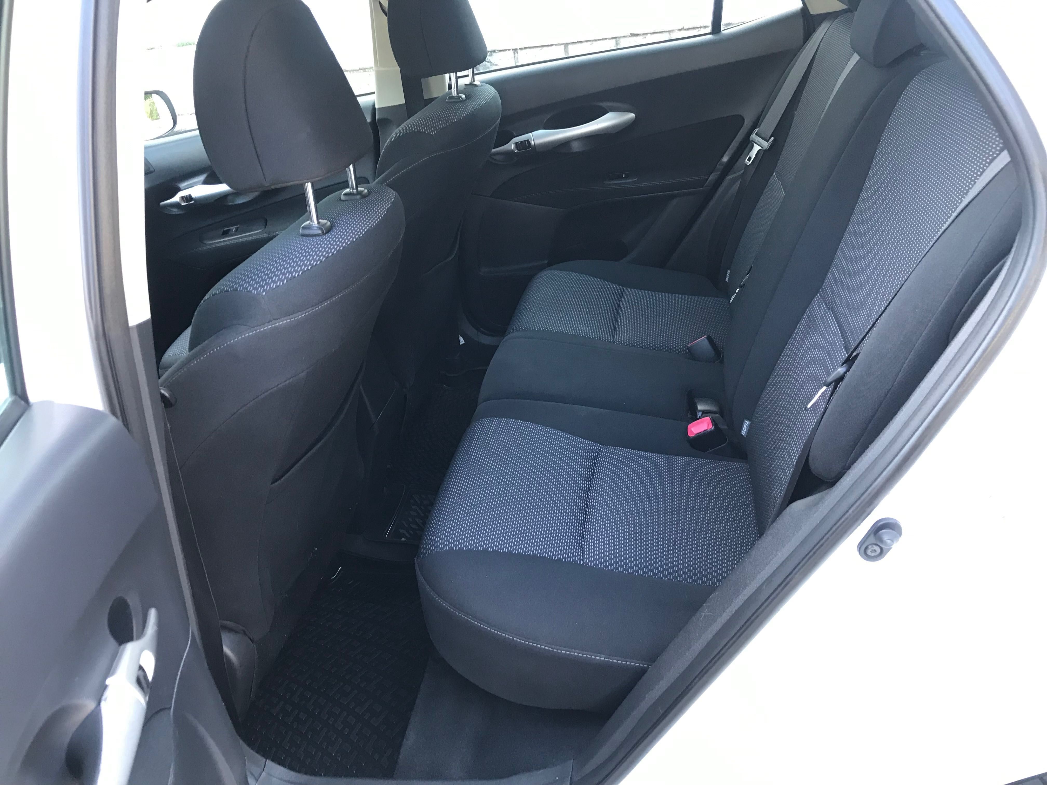 Тойота Аурис 2010г 1.6 Автомат.