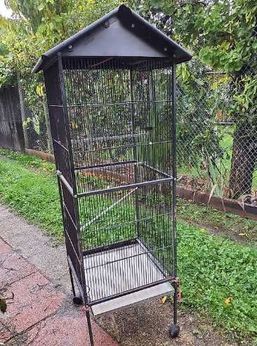 Висока клітка з піддоном для папуг