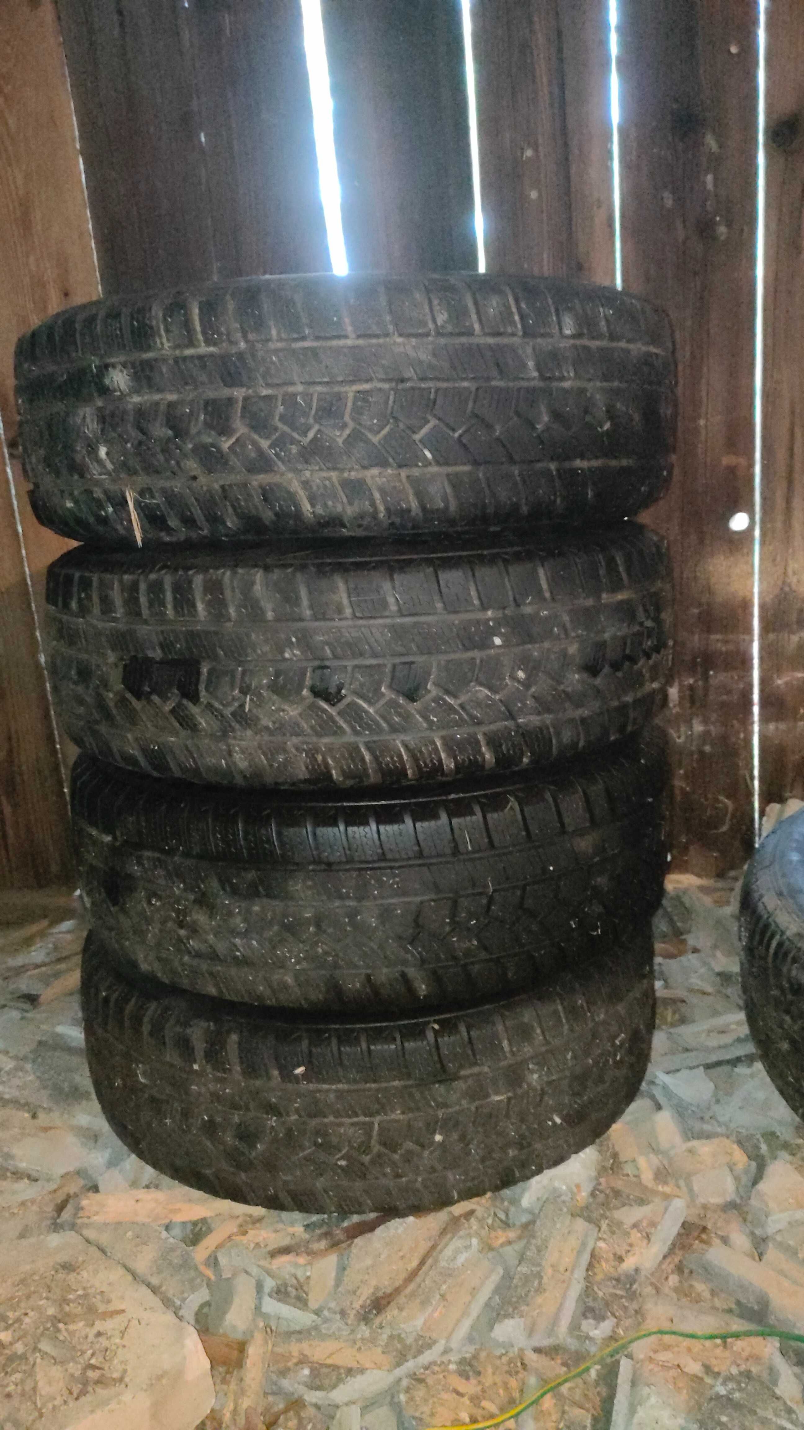 Felgi stalowe 4x100 z oponami zimowymi 185/60 r15