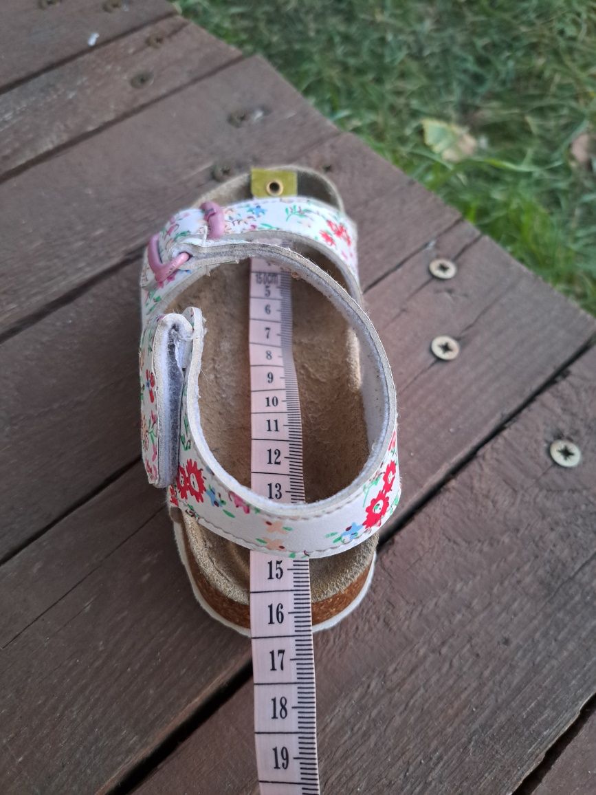 Sandałki dla dziewczynki stan dobry rozmiar 24 Deichmann