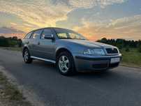 Skoda Octavia kombi 1.6 mpi klima alufelgi
