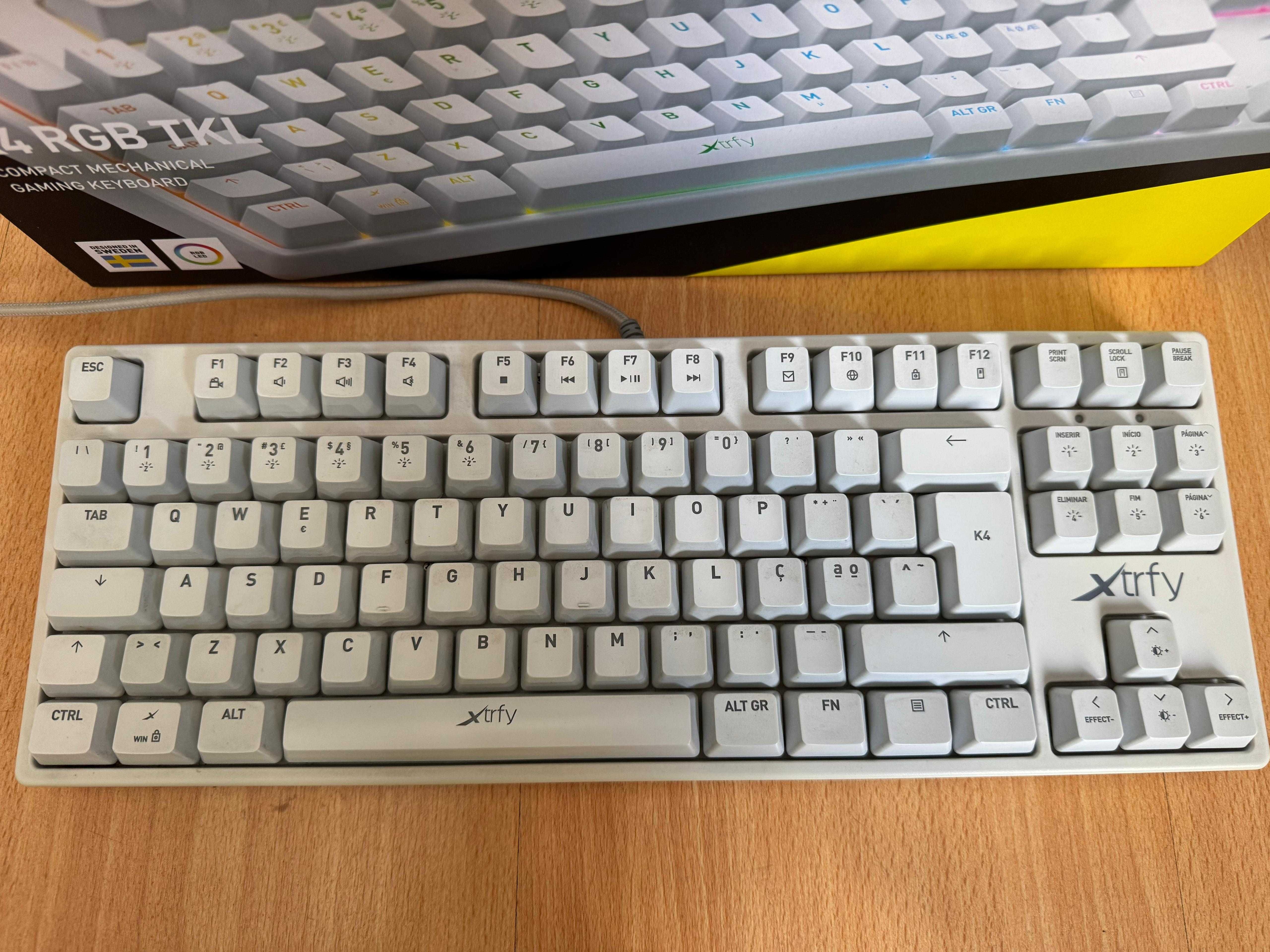 Teclado Mecânico XTRFY K4 RGB TKL