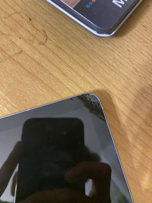 Samsung Galaxy Tab  S6 Lite LTE (SM-P615)-sprawny,pęknięcie w rogu ekr