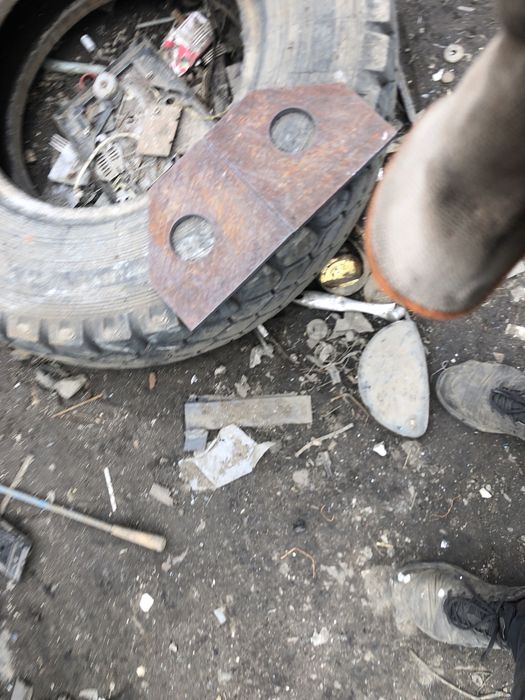 Металеві вироби, закладні, круги, квадрати, полоси