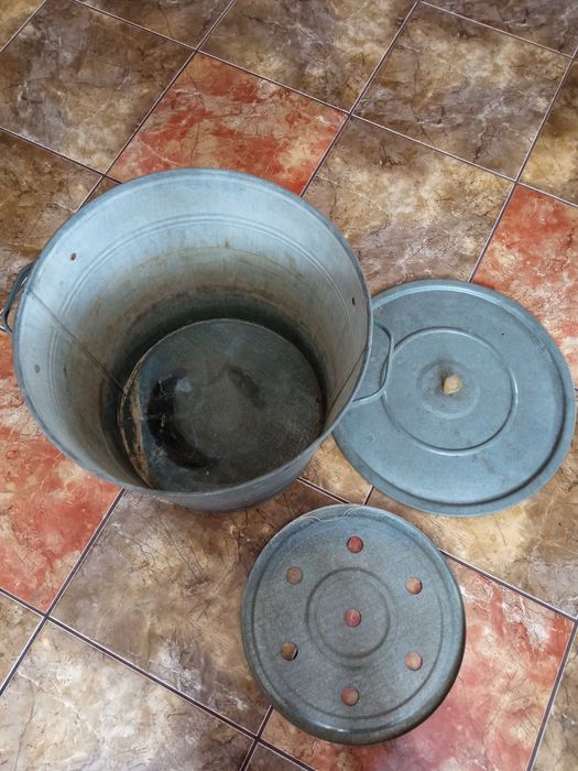 Garnek. Stary garnek. Stary garnek do gotowania