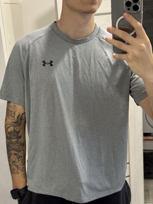 Футболка under armour