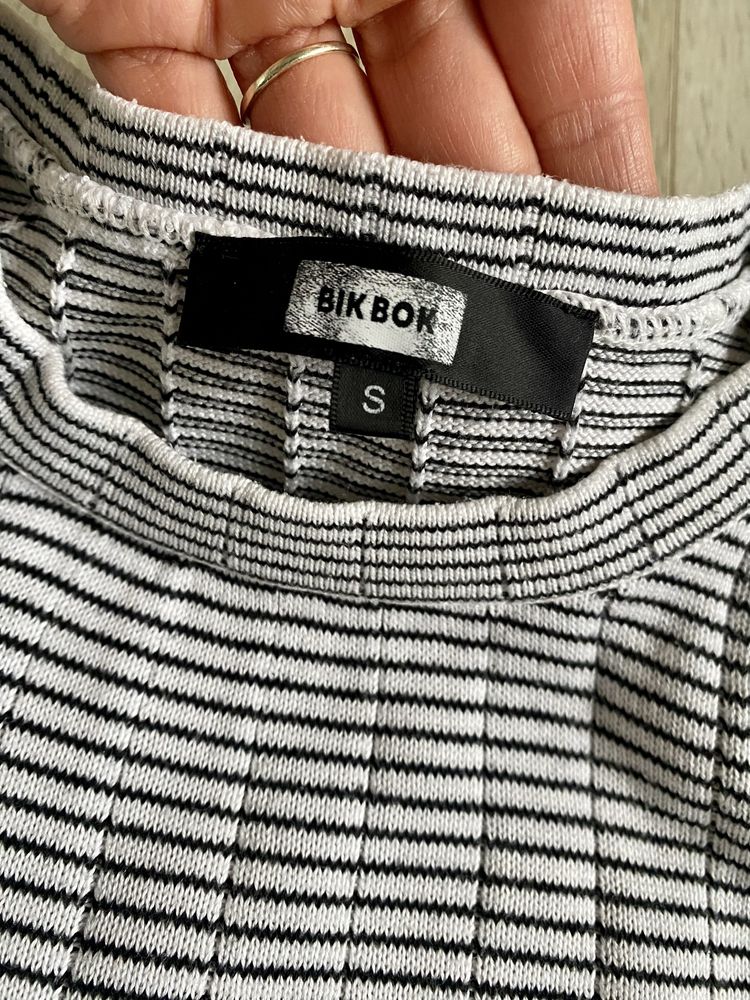 Krótki t-shirt sweterkowy crop top dzianinowy S/M