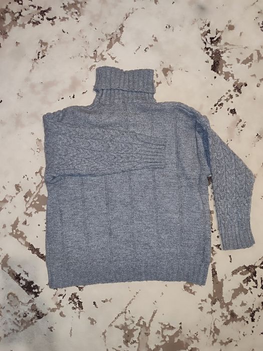 Свитер б/у цвет графит