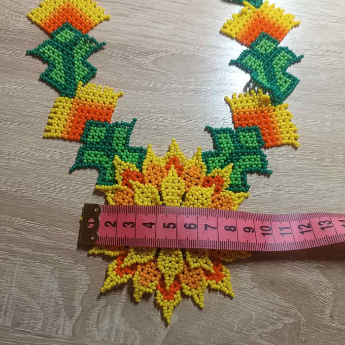 Кольє ручної роботи в стилі Уічольські квіти