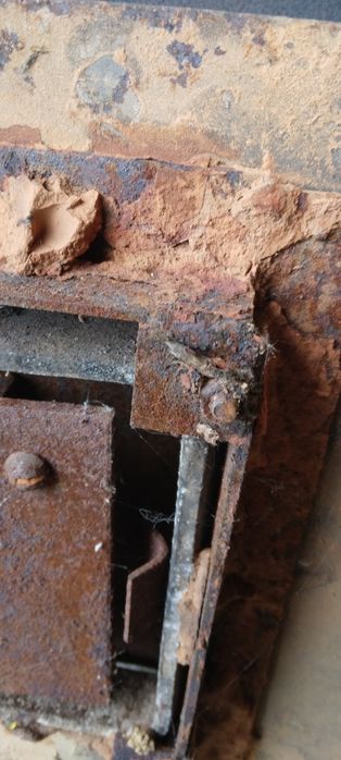 Drzwiczki do pieca. kaflowego grilla wędzarni