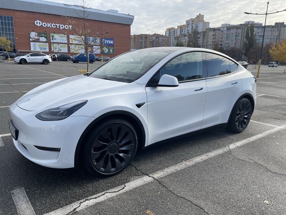 2023 Tesla Model Y Performance