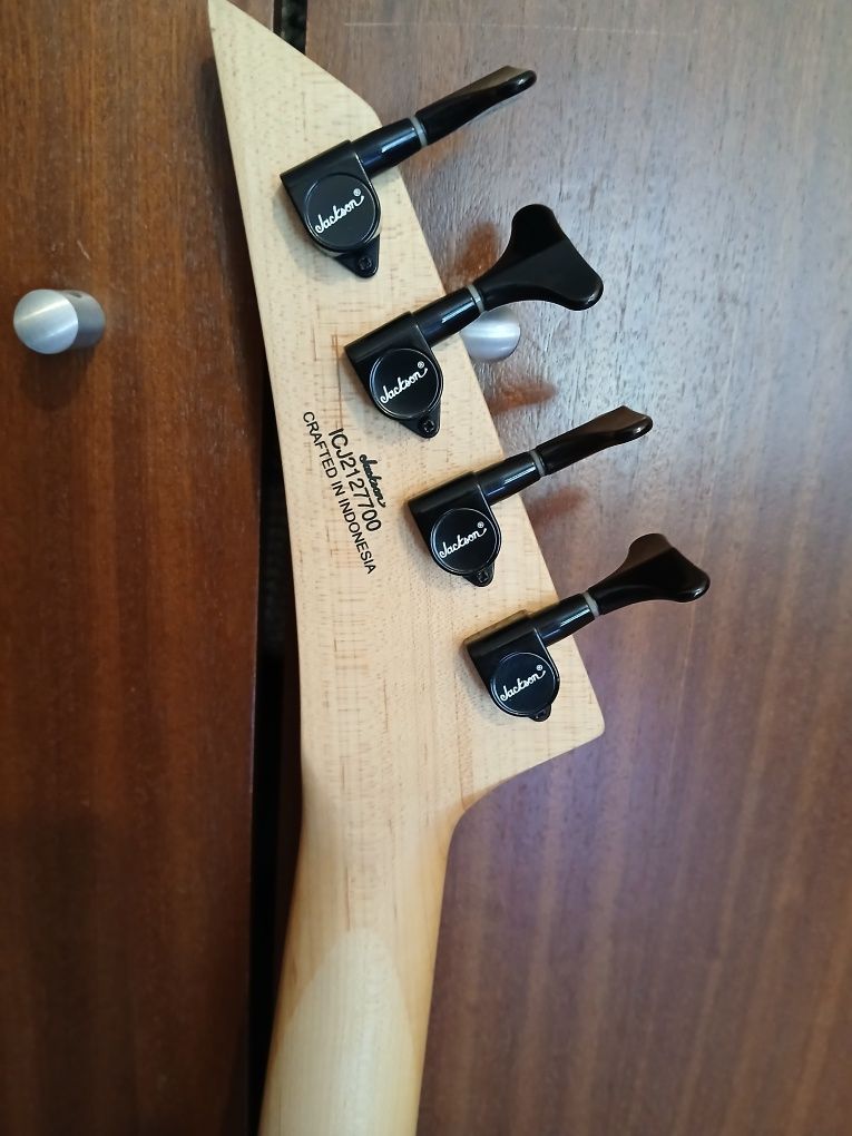 Baixo Jackson Modelo assinatura David Ellefson