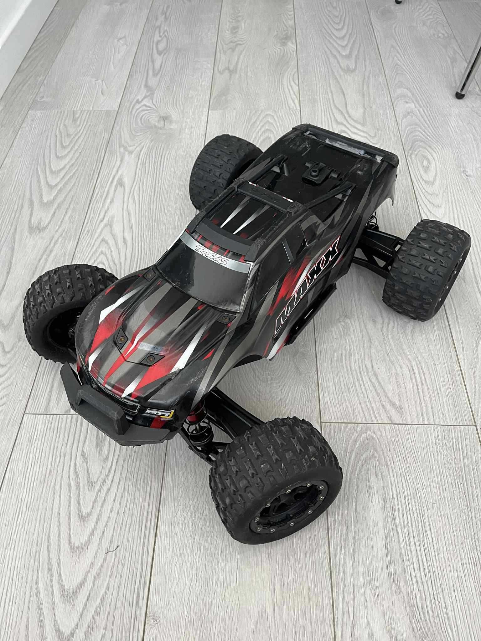 Carro telecomandado Traxxas Maxx v2 (C/ EXTRAS)