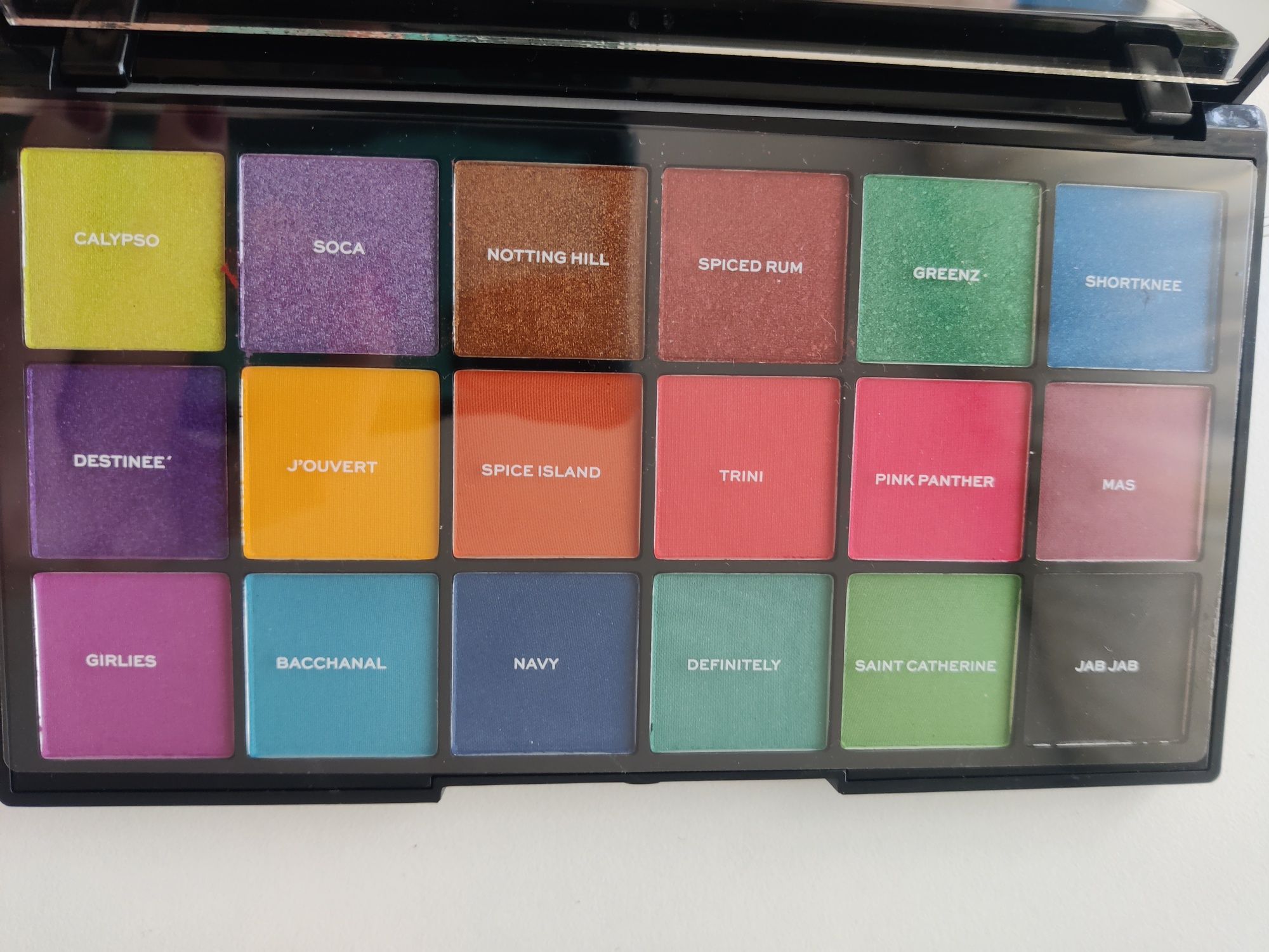 Makeup Revolution X Tammi Tropical Carnival Palette paletka cieni