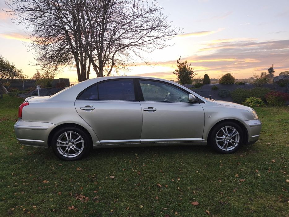 Toyota Avensis t25 1.8 benz.2005 rok
