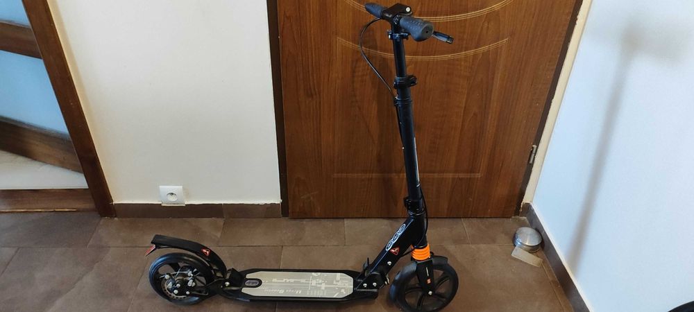 Duża Hulajnoga Składana z Hamulcem Tarczowym