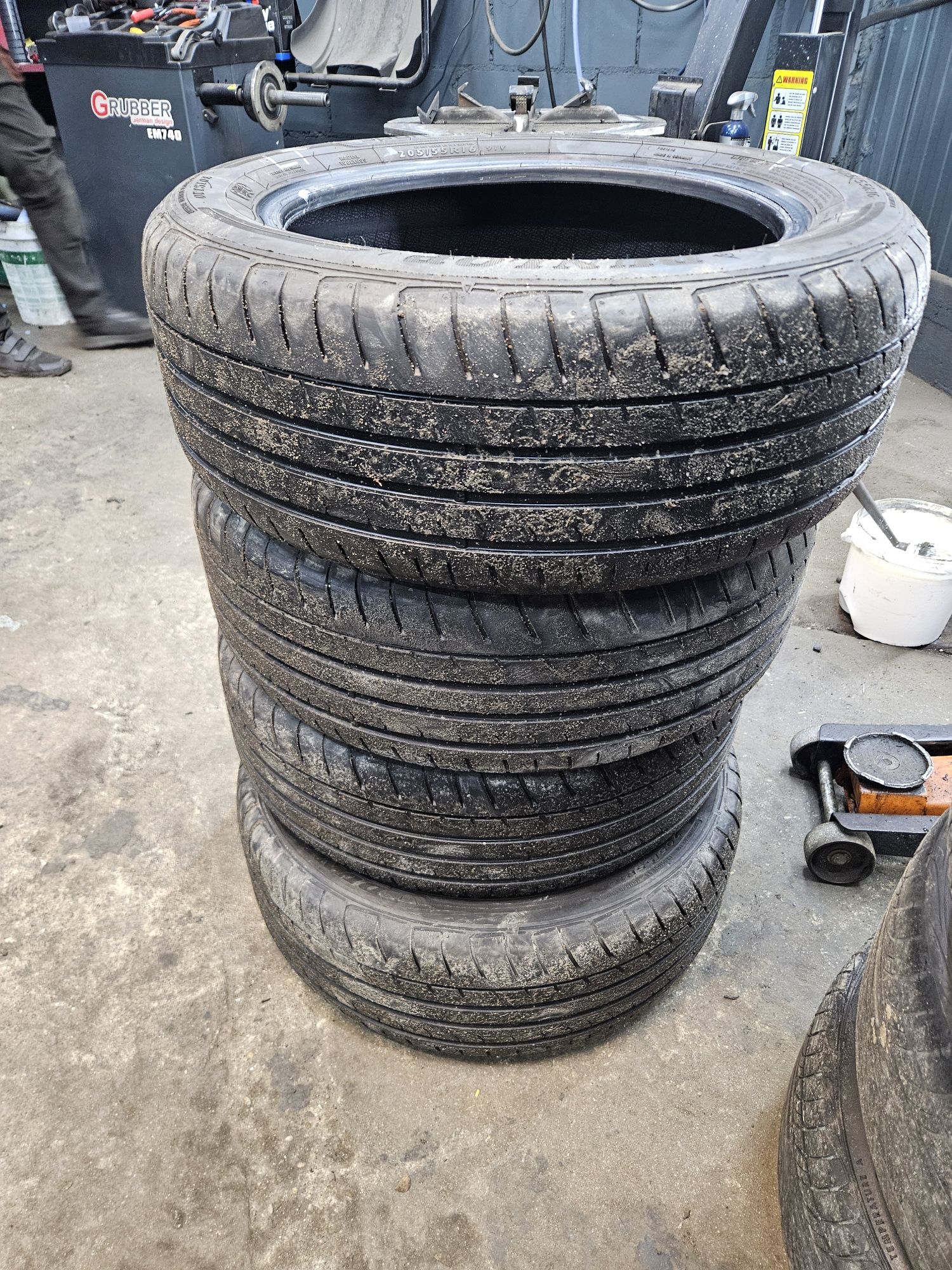 4x Opony letnie Dunlop 205/55-16 dot1120