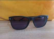 Vende-se oculos semi-novos originais da Tom Ford,sem marcas de uso.