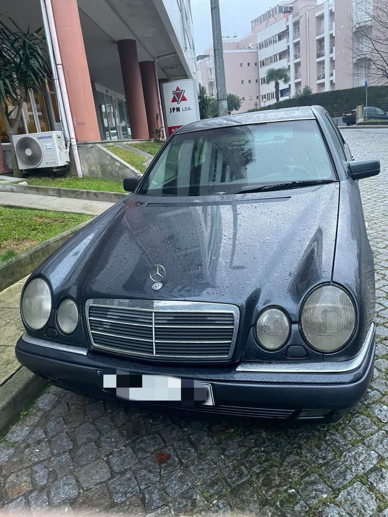 Vendo Mercedes-Benz