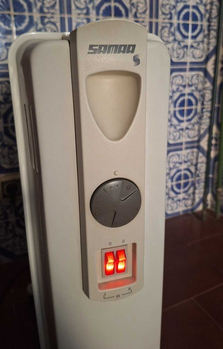 Aquecedor eléctrico a óleo, marca Samar